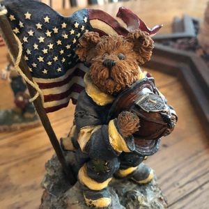 Boyd’s Resin Bearstone Our American Hero 911